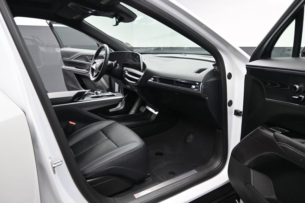 Certified 2024 Cadillac Lyriq Sport AWD/4WD image 21