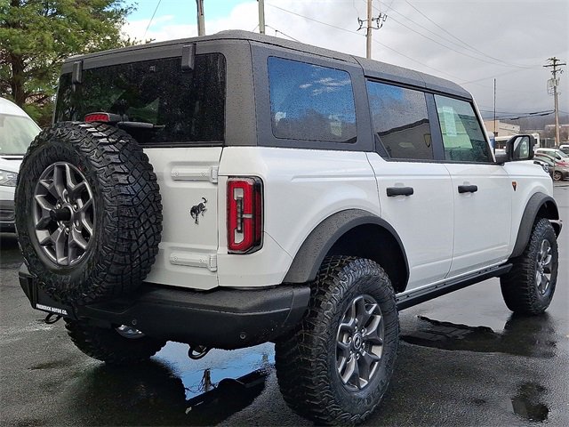 New 2025 Ford Bronco Badlands image 3