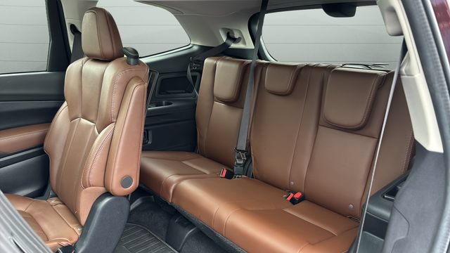 Used 2023 Subaru Ascent Touring AWD/4WD image 26