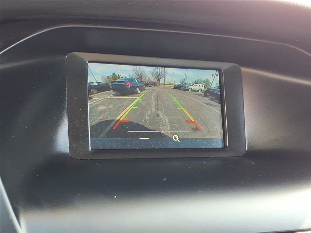 Used 2018 Ford Focus SE w/ SE Appearance Package image 12