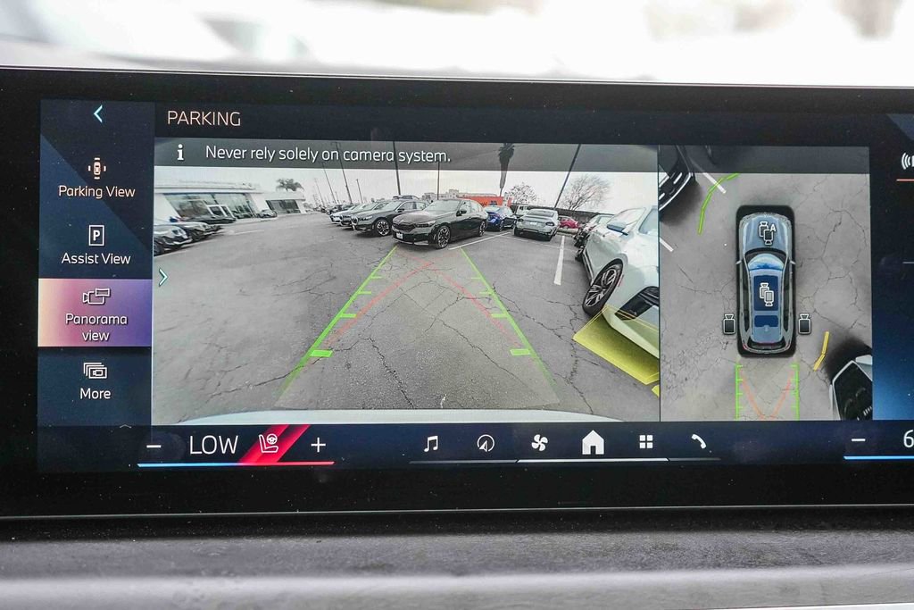 Used 2026 BMW X7 xDrive40i w/ Executive Package image 24