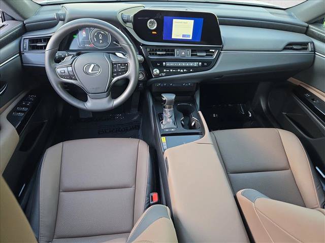 Used 2025 Lexus ES 300h w/ Premium Package FWD image 18