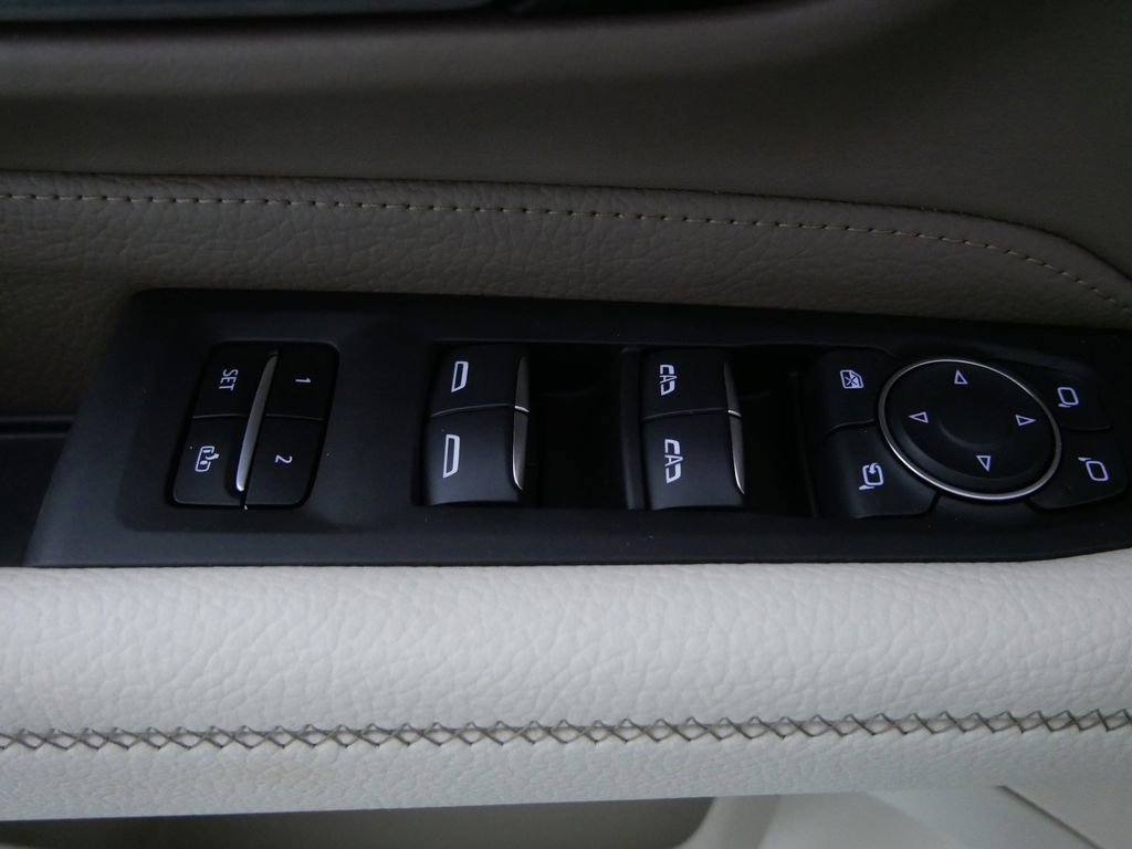 Used 2024 GMC Yukon Denali AWD/4WD image 17