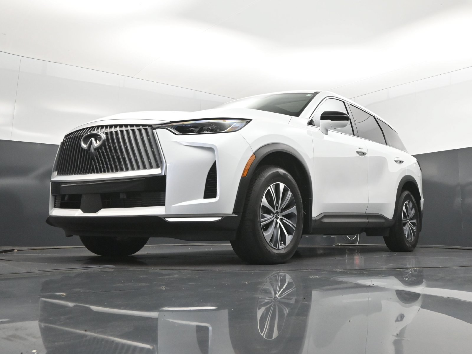 Used 2026 INFINITI QX60 Pure w/ Cargo Package FWD image 39