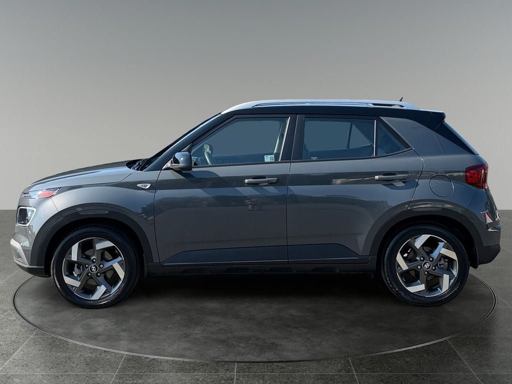 Certified 2025 Hyundai Venue Limited FWD image 5