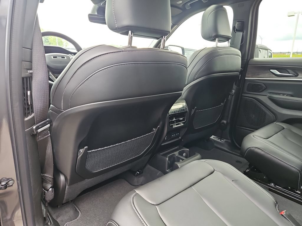 New 2026 Jeep Grand Cherokee Summit AWD/4WD image 12