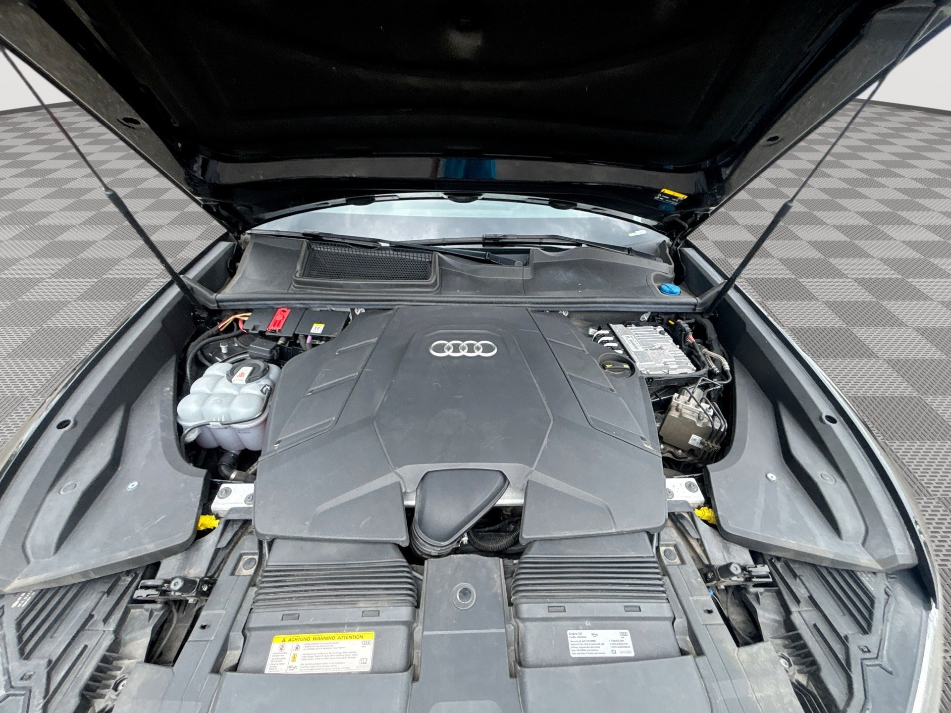 Used 2019 Audi Q8 Premium Plus AWD/4WD image 18