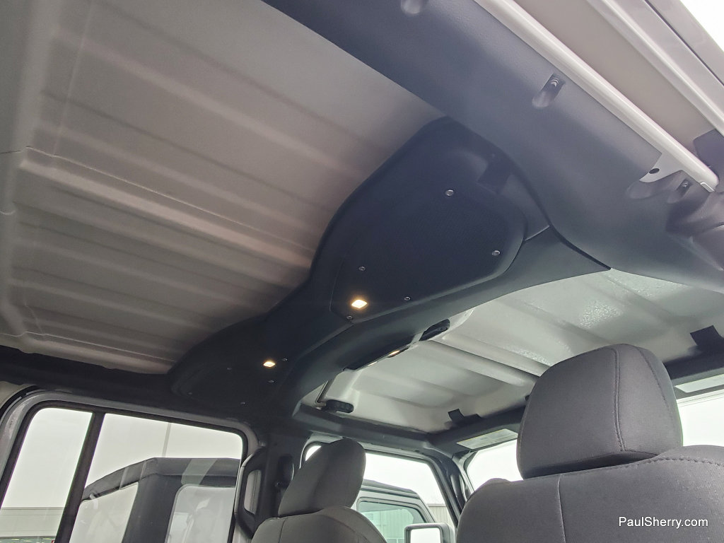 Used 2025 Jeep Wrangler Sahara image 29