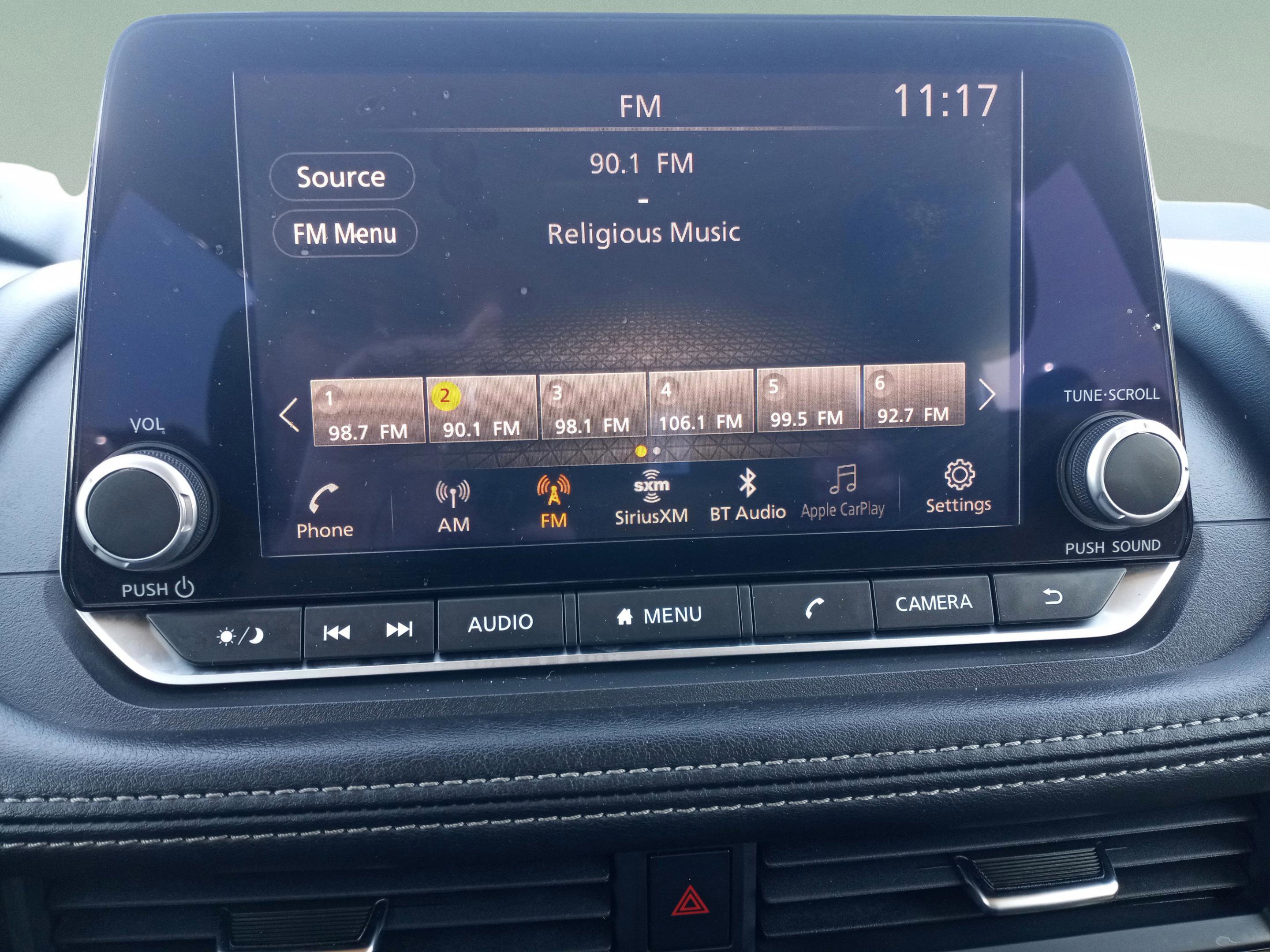 Used 2024 Nissan Rogue SV image 15