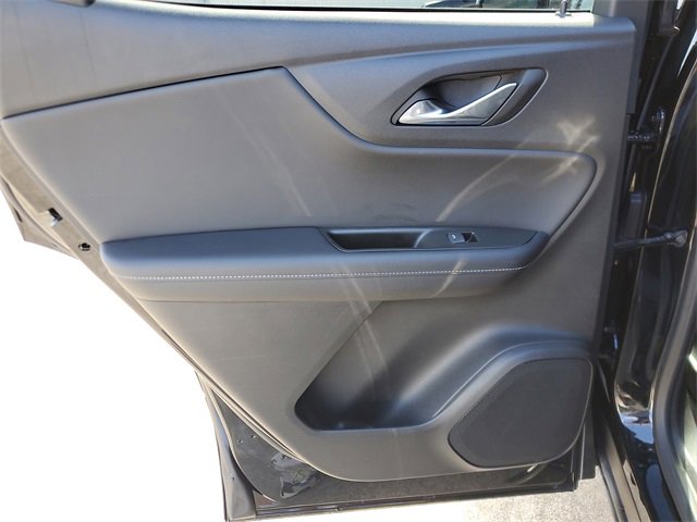 Used 2025 Chevrolet Blazer LT image 11