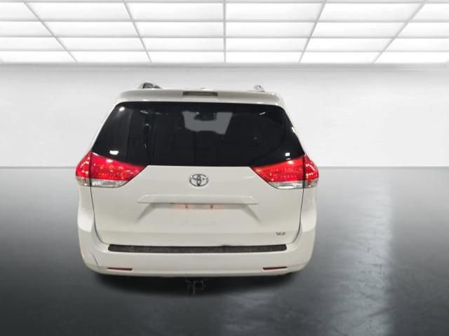 Used 2011 Toyota Sienna XLE w/ Entertainment Pkg FWD image 5
