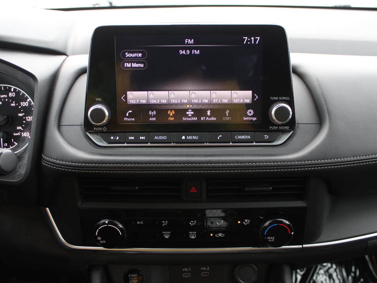 Used 2024 Nissan Rogue S image 13