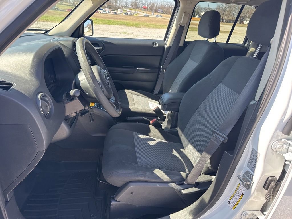 Used 2017 Jeep Patriot Sport w/ Power Value Group image 17