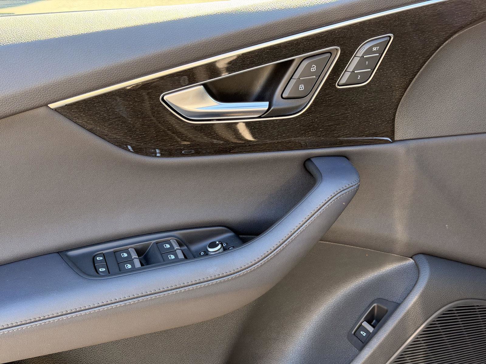 Used 2023 Audi Q7 Premium Plus w/ Premium Plus Package image 9