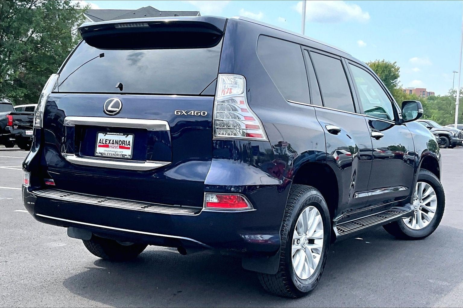 Used 2022 Lexus GX 460 w/ Accessory Package AWD/4WD image 11