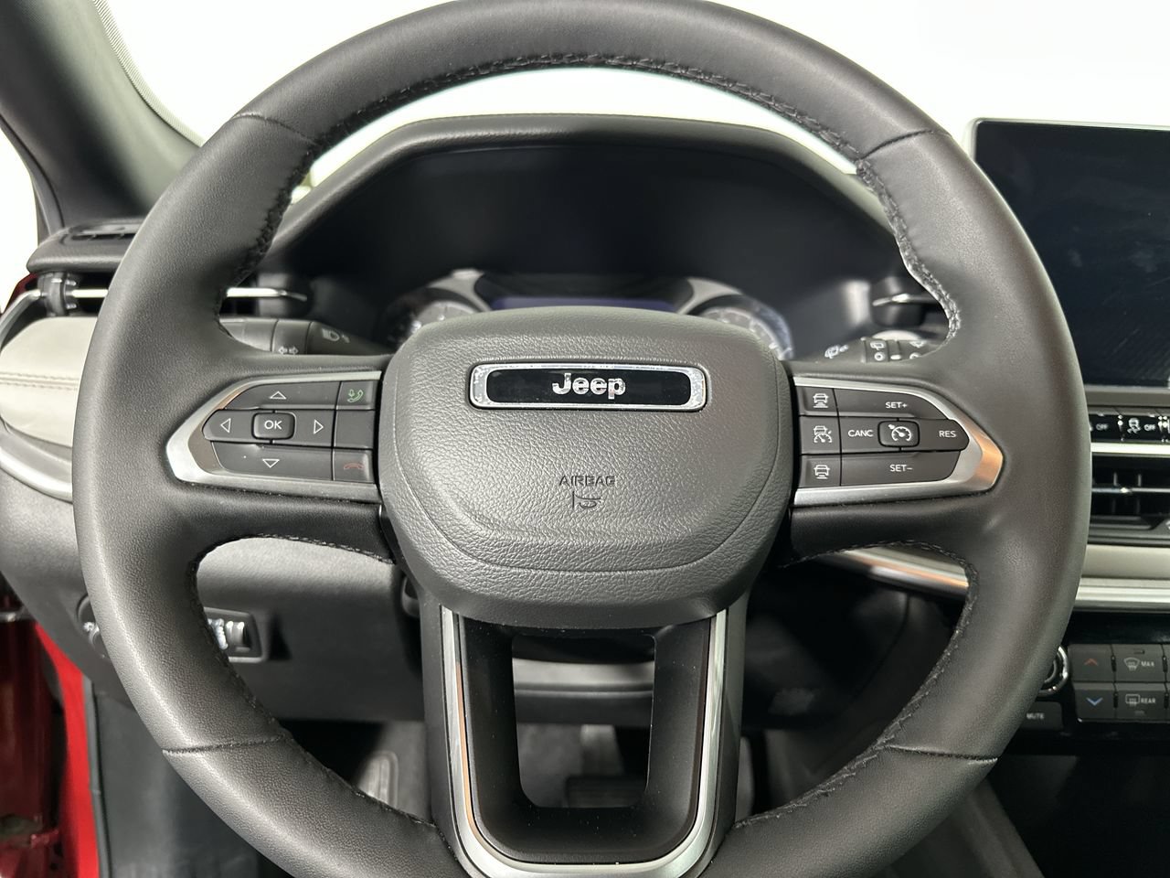 Used 2025 Jeep Compass Limited AWD/4WD image 6