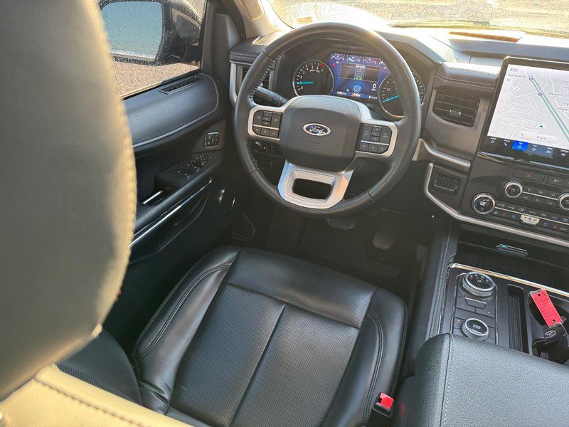 Used 2022 Ford Expedition Max XLT image 16