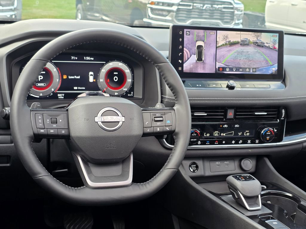 Used 2025 Nissan Rogue SL w/ Tech Package image 40