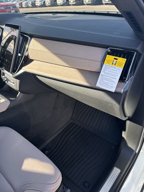New 2026 Volvo XC90 B6 Plus w/ Protection Package Premier AWD/4WD image 43