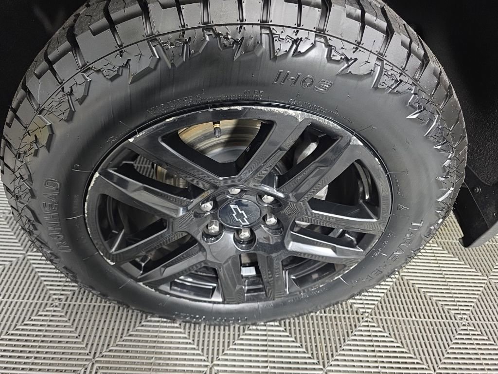 Used 2022 Chevrolet Silverado 1500 LT Trail Boss w/ Convenience Package II image 9