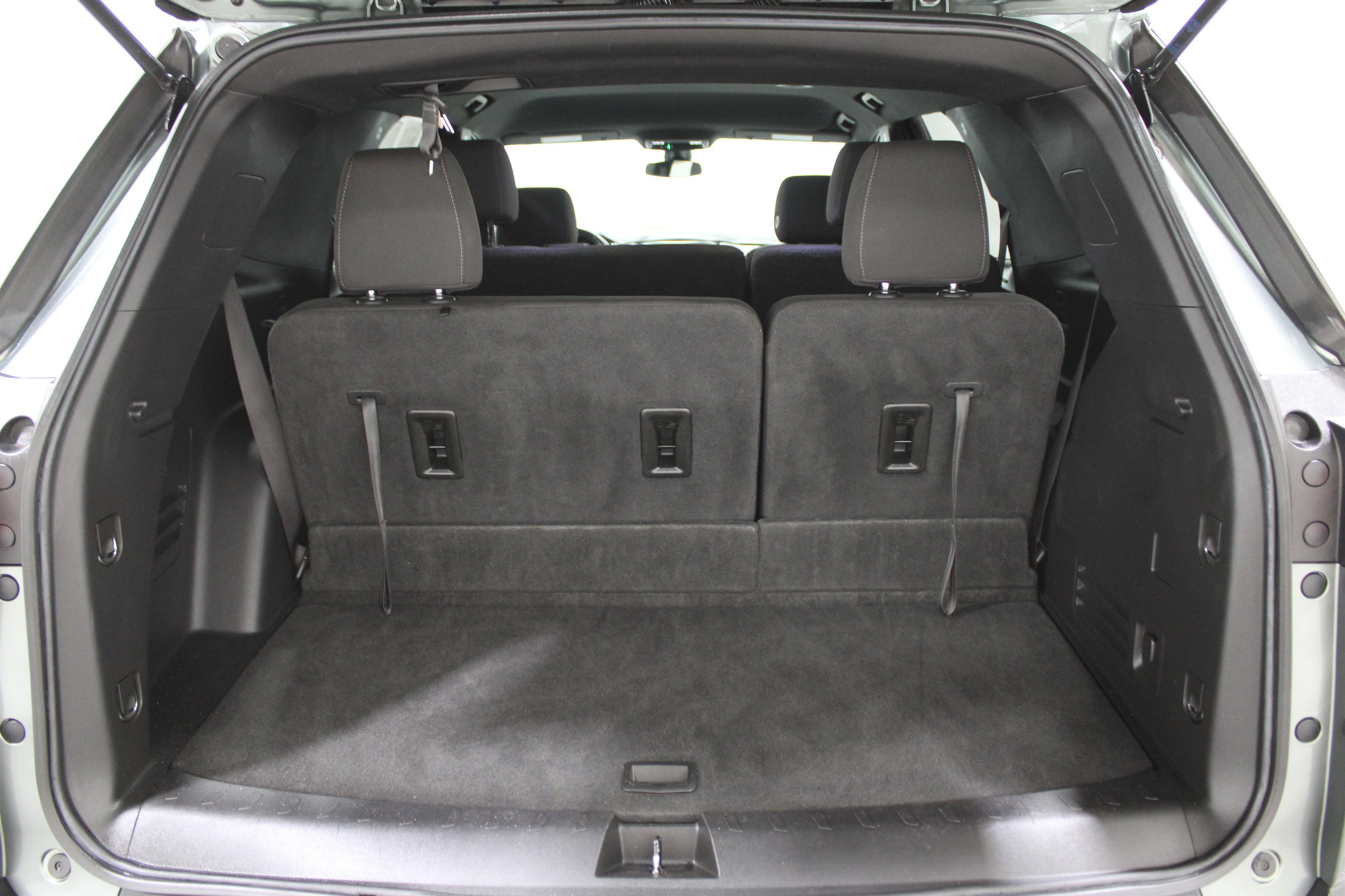 Used 2023 Chevrolet Traverse LT image 30