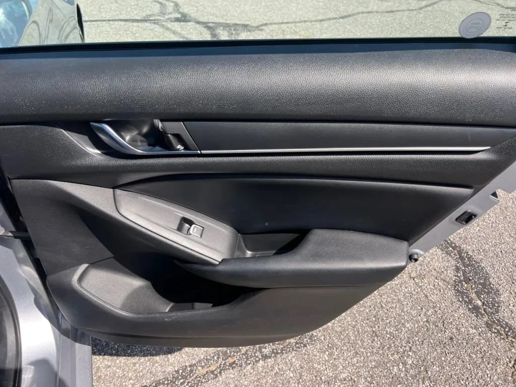 Used 2018 Honda Accord LX image 21