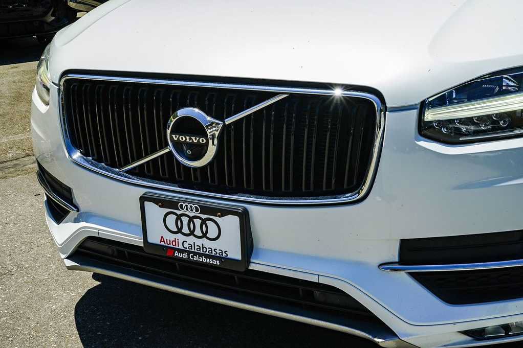 Used 2018 Volvo XC90 T6 Momentum w/ Convenience Package AWD/4WD image 8