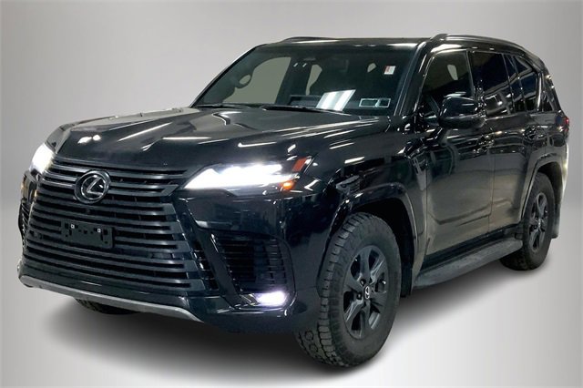 Used 2025 Lexus LX 700h Overtrail image 2