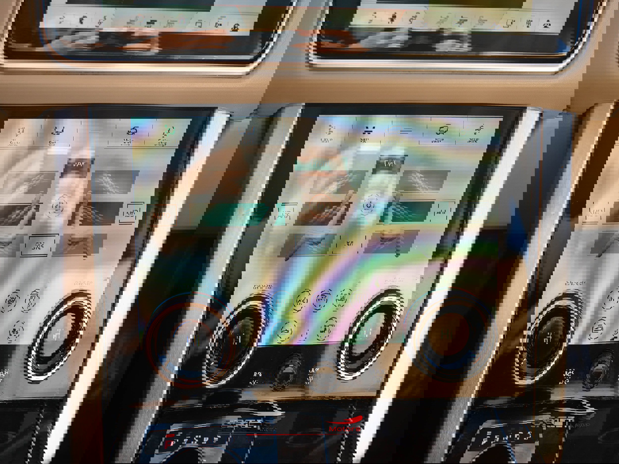 Used 2020 Land Rover Range Rover HSE image 34