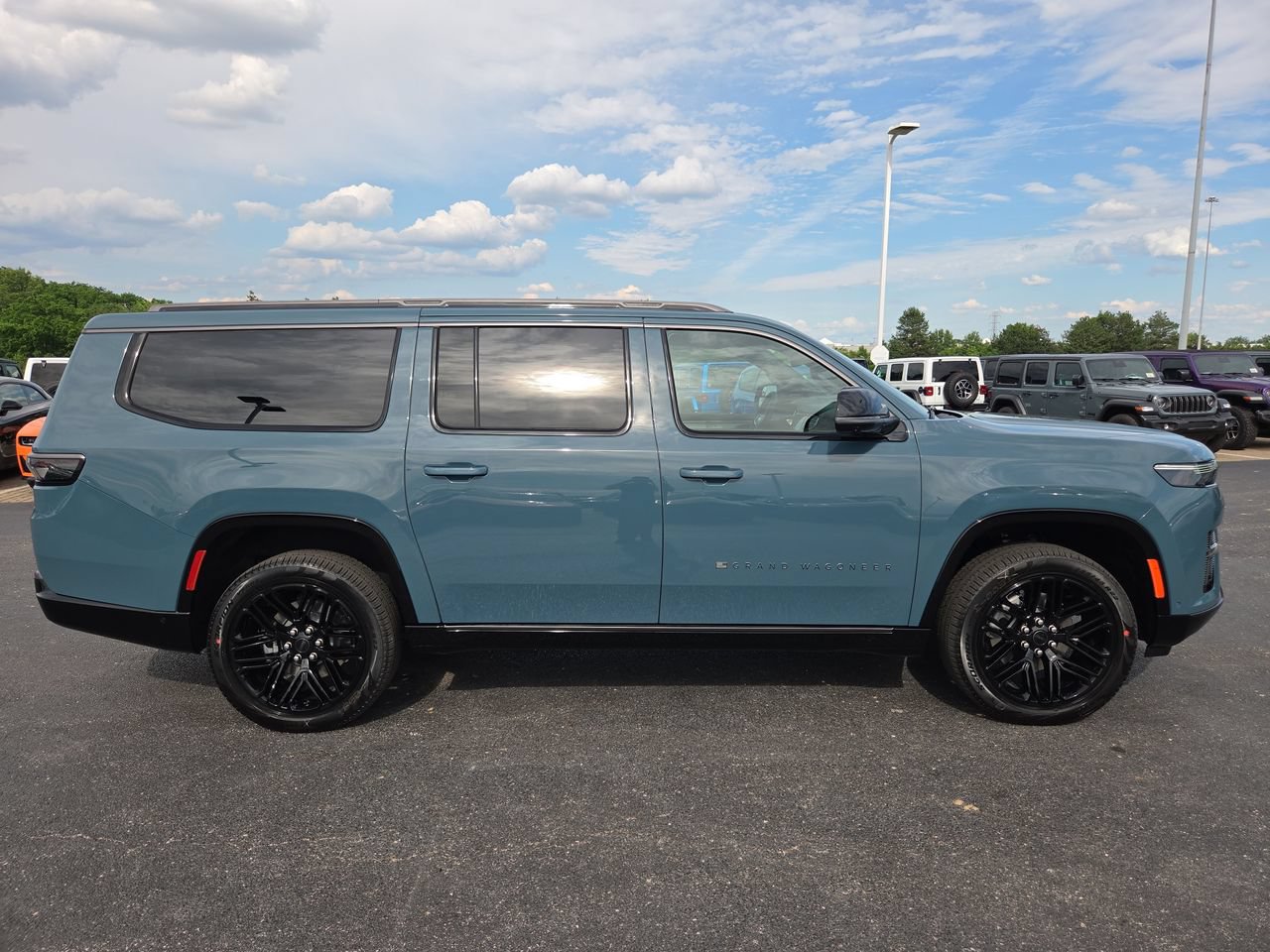 New 2026 Jeep Grand Wagoneer L Limited AWD/4WD image 8