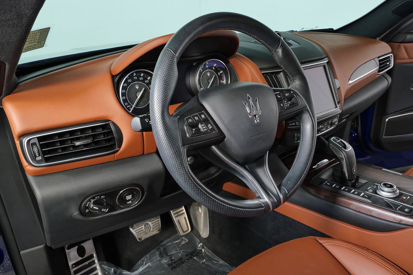 Used 2023 Maserati Levante GT AWD/4WD image 3