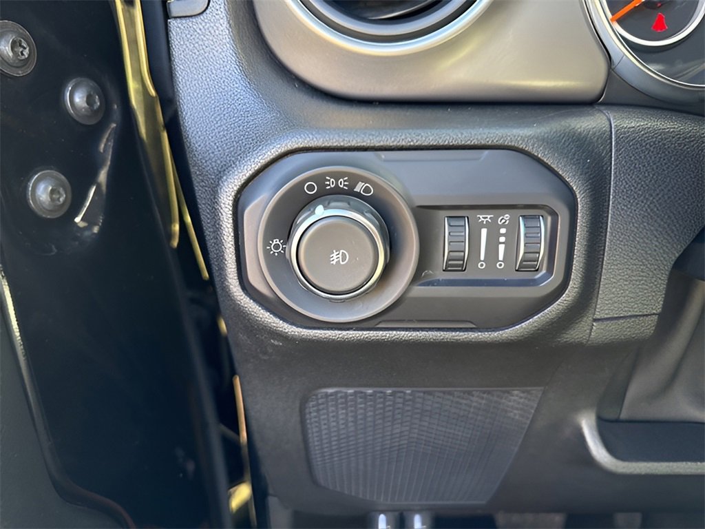 Used 2018 Jeep Wrangler Unlimited Sport image 23