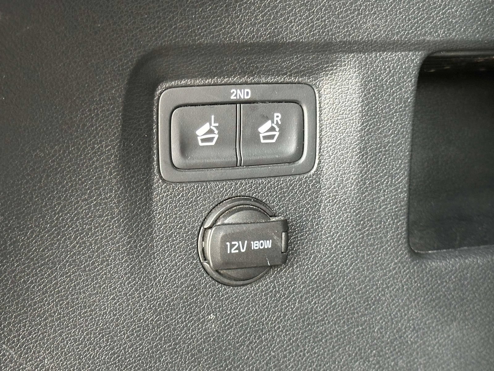 Used 2022 Kia Telluride SX w/ Towing Package FWD image 12