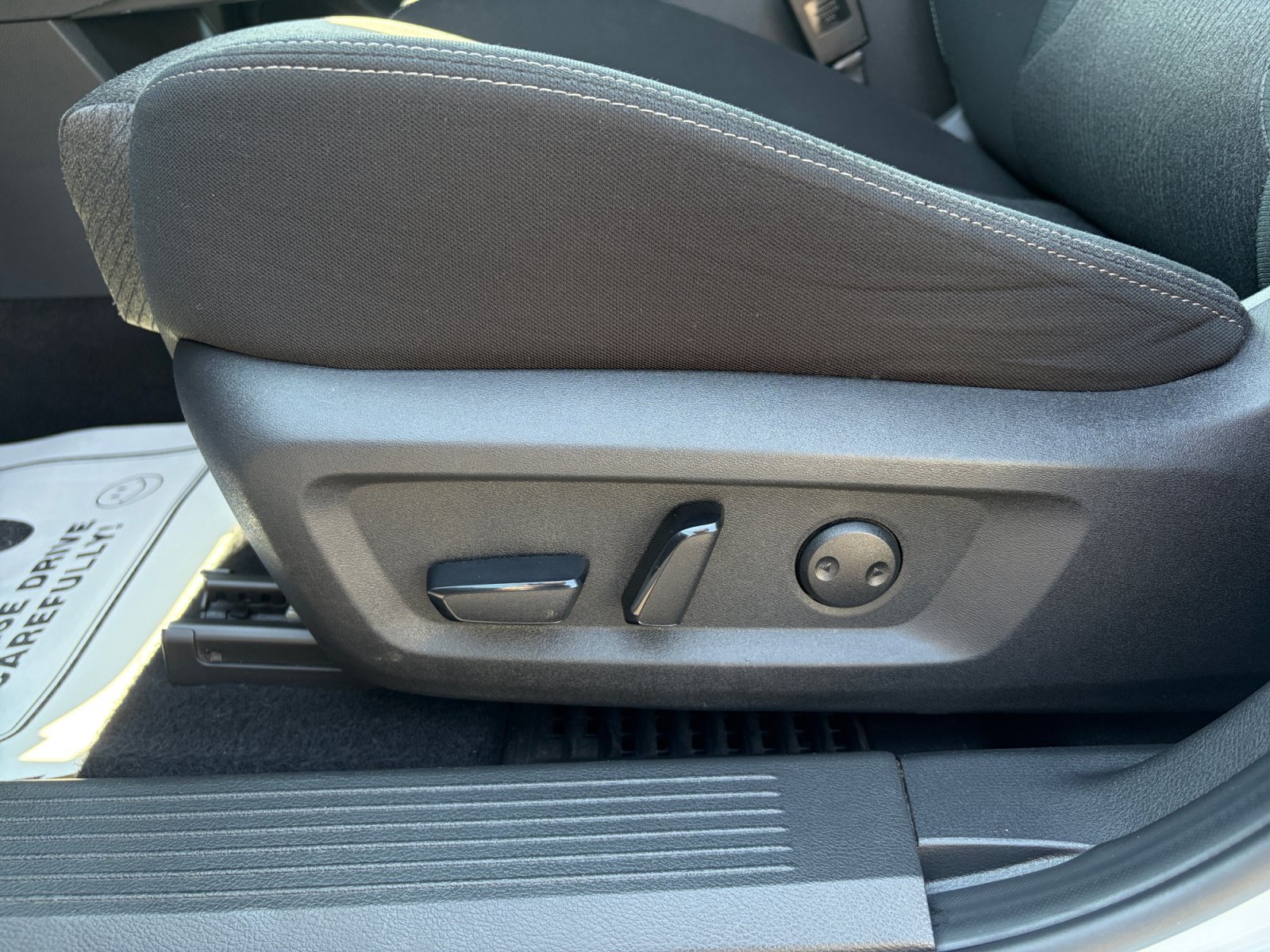 Used 2024 Nissan Rogue SV AWD/4WD image 14