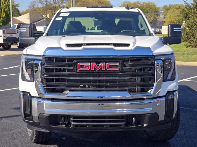 New 2026 GMC Sierra 2500 Pro w/ Convenience Package AWD/4WD image 9