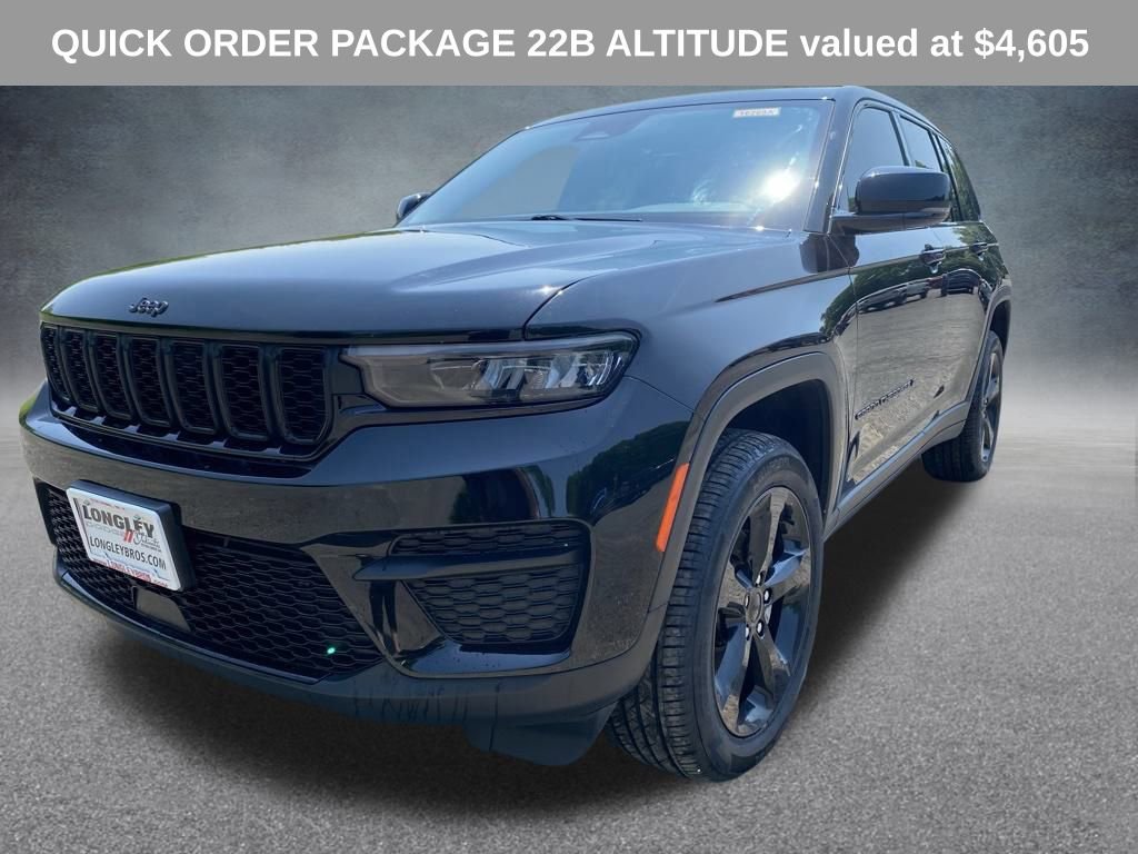 Used 2023 Jeep Grand Cherokee Altitude image 3