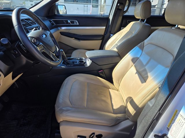 Used 2016 Ford Explorer XLT w/ Equipment Group 202A FWD image 16