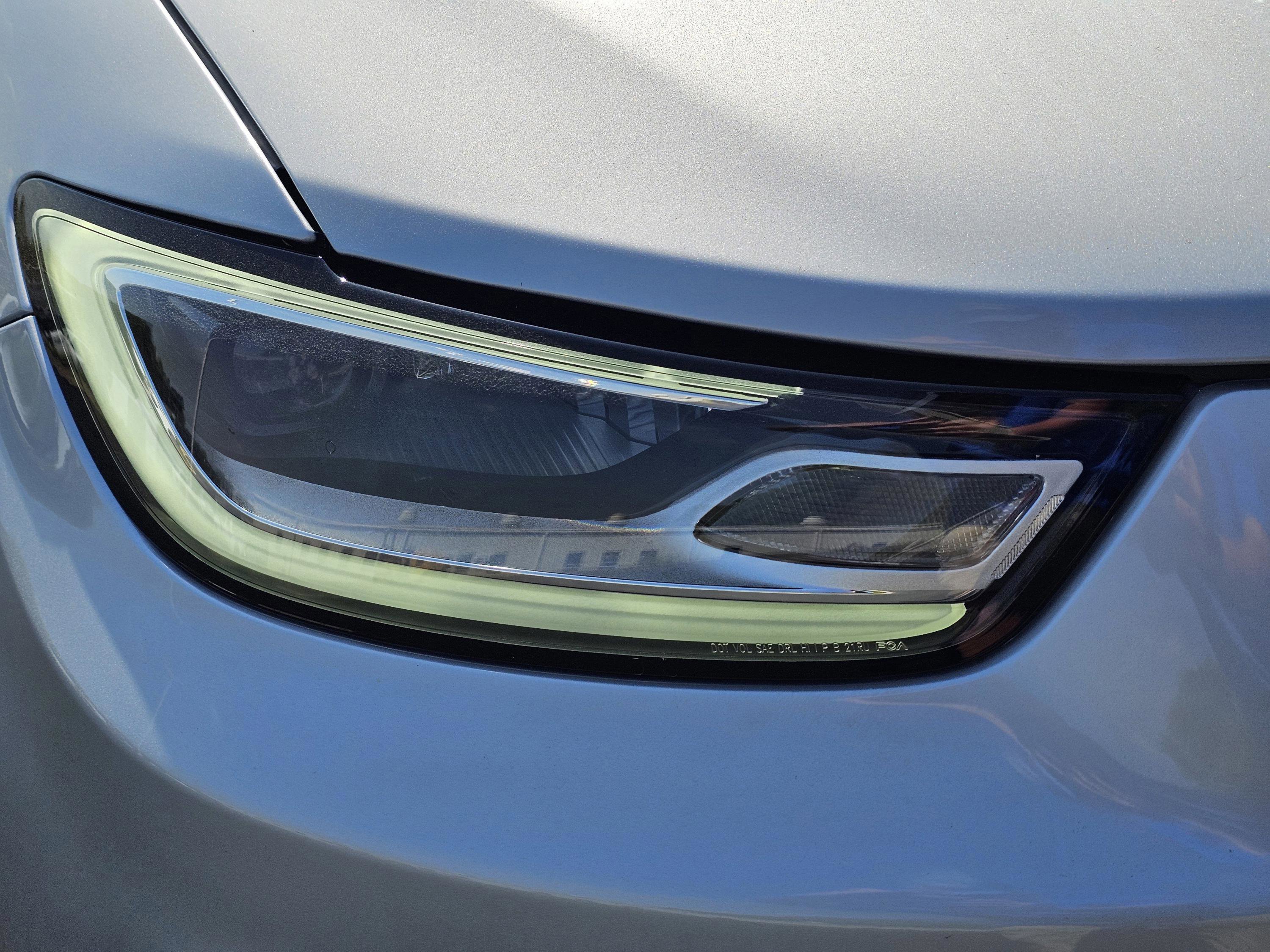 New 2026 Chrysler Pacifica Select w/ S Appearance Package image 4