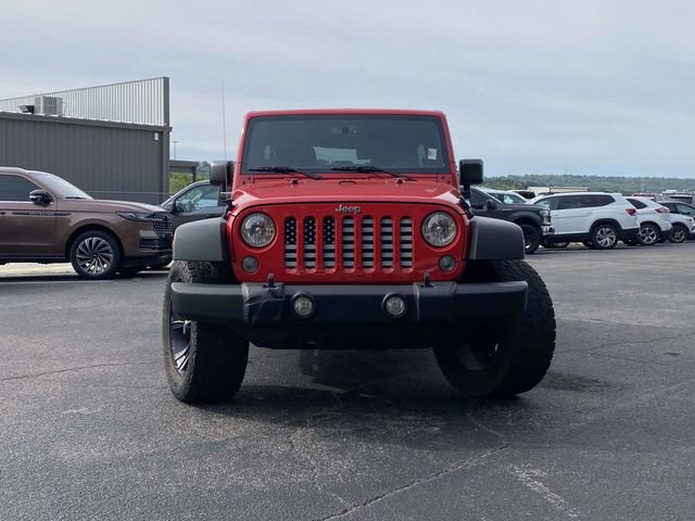 Used 2015 Jeep Wrangler Unlimited Rubicon w/ Connectivity Group image 9