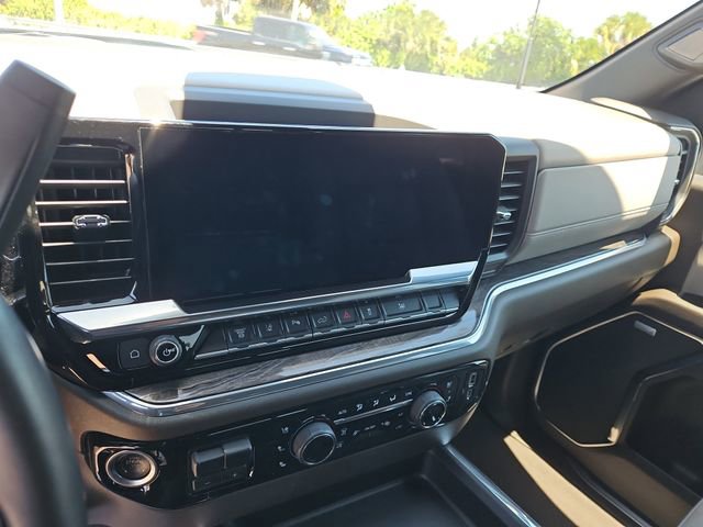 Used 2025 Chevrolet Silverado 2500 LTZ w/ LTZ Premium Package AWD/4WD image 19
