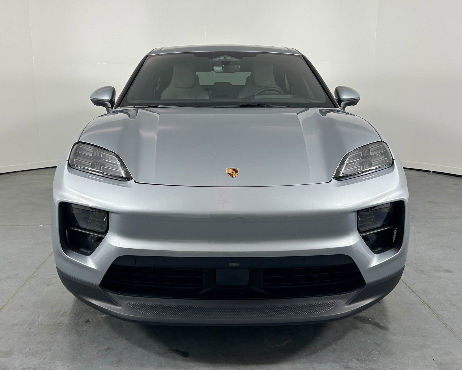 Used 2025 Porsche Macan 4S Electric image 10