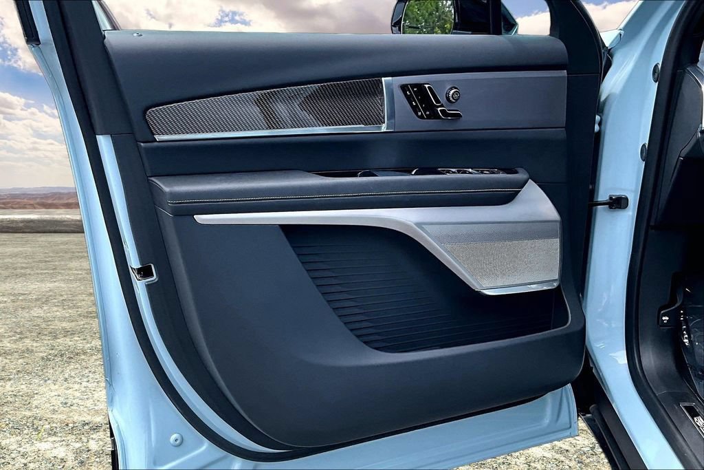 Certified 2026 Cadillac Vistiq Premium Luxury w/ LPO, Floor Liner Package AWD/4WD image 20