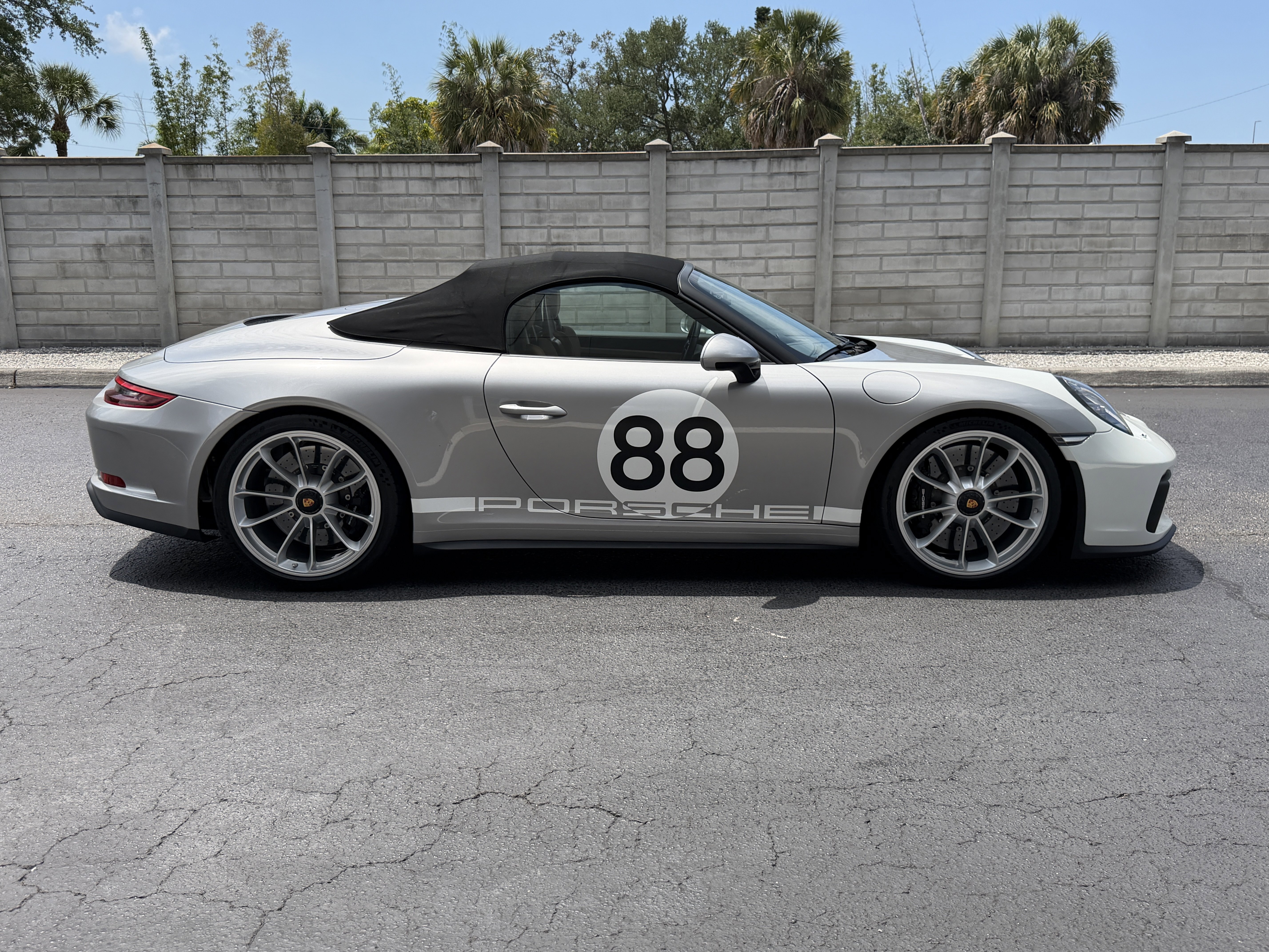 Certified 2019 Porsche 911 Speedster RWD image 7