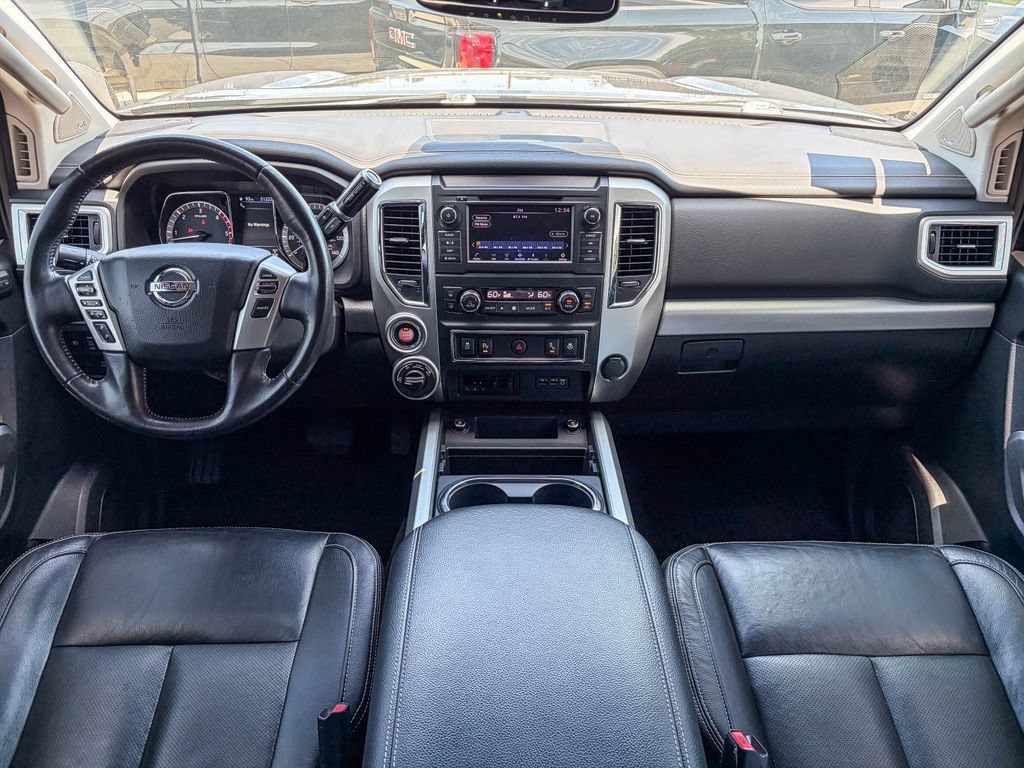 Used 2019 Nissan Titan PRO-4X w/ Pro-4x Convenience Package AWD/4WD image 16