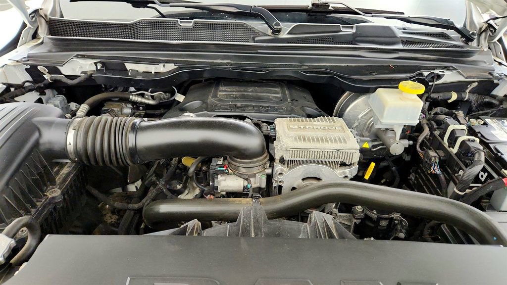 Used 2024 RAM 1500 Laramie AWD/4WD image 27
