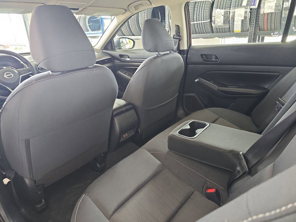 Used 2024 Nissan Altima 2.5 SV FWD image 18
