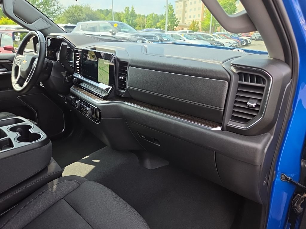 Used 2025 Chevrolet Silverado 1500 LT RWD image 40