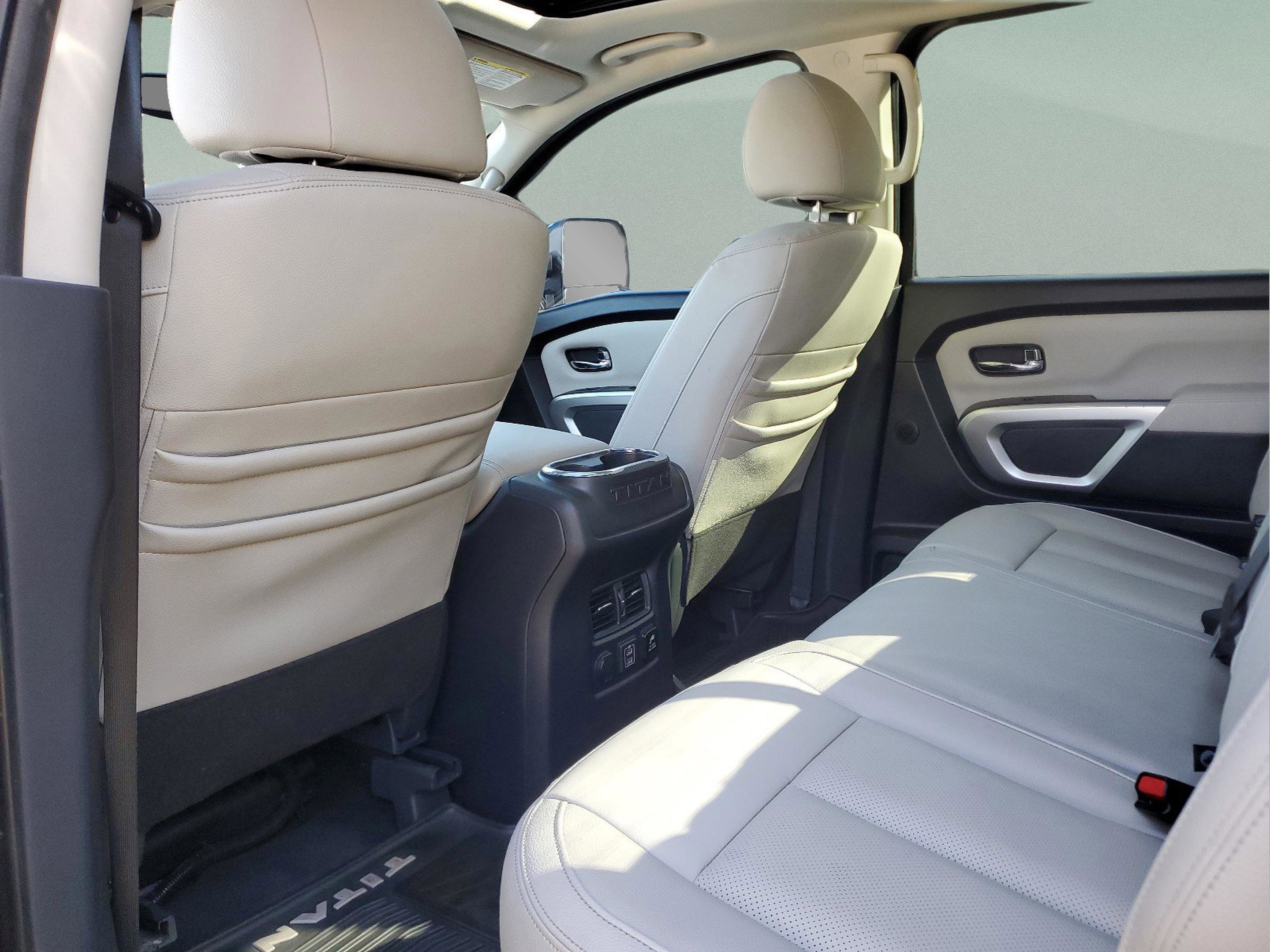 Used 2020 Nissan Titan SL w/ Moonroof Package image 6