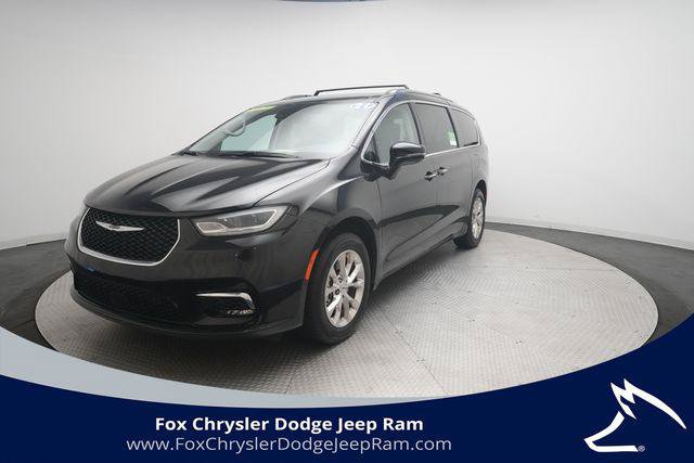 Certified 2021 Chrysler Pacifica Touring-L w/ Uconnect Theater Family Group