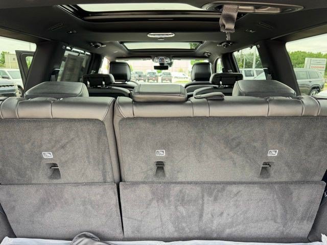 New 2026 Jeep Grand Wagoneer Summit w/ Premium Group III AWD/4WD image 43